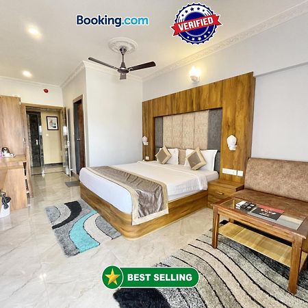 Hotel A One ! Puri, Breakfast Included- Swimming-Pool, Near Sea-Beach-And-Temple, Fully-Air-Conditioned-Hotel With-Lift-And-Parking-Facility - 1 מראה חיצוני תמונה