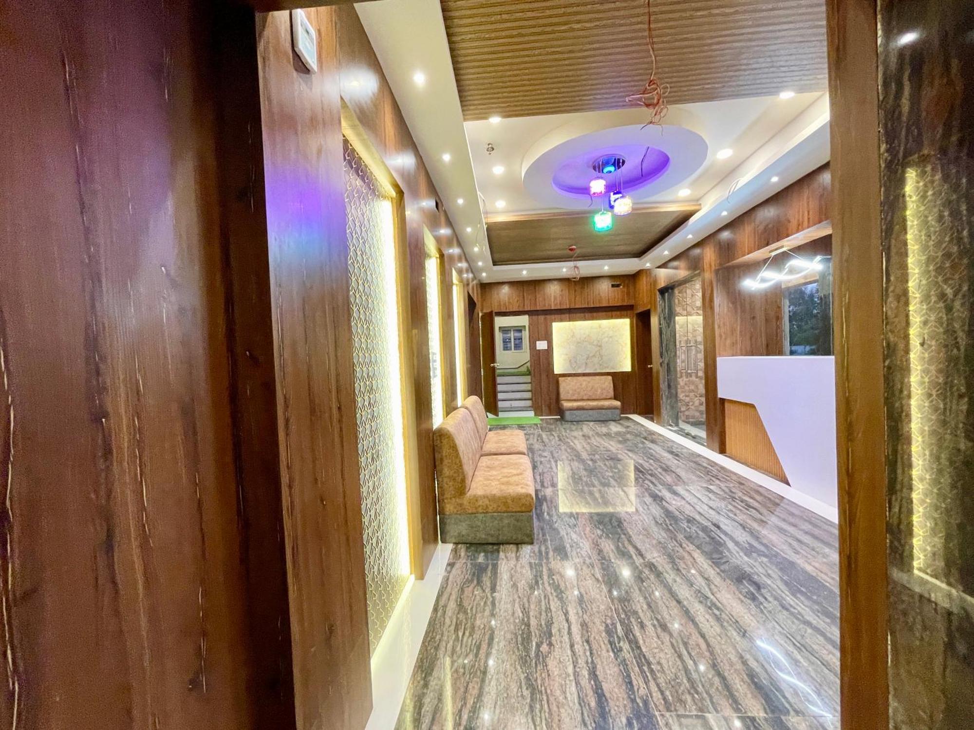 Hotel A One ! Puri, Breakfast Included- Swimming-Pool, Near Sea-Beach-And-Temple, Fully-Air-Conditioned-Hotel With-Lift-And-Parking-Facility - 1 מראה חיצוני תמונה